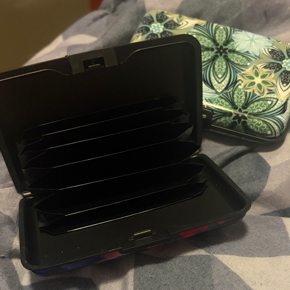 Card holders - Picture 2 of 2